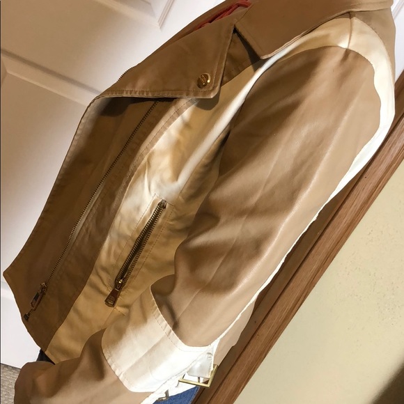 🔥🔥🔥SOLD🔥🔥🔥Tan jacket - Picture 3 of 6